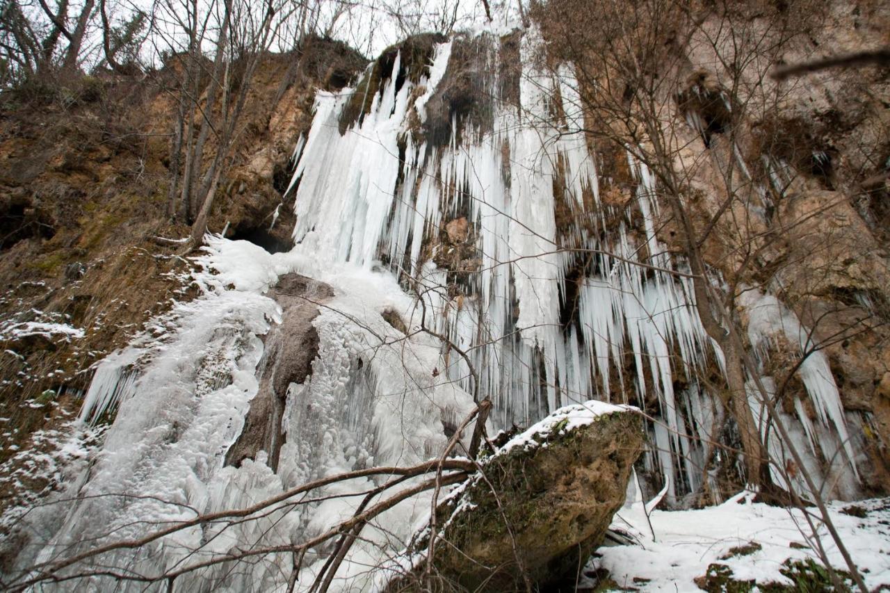 Villa Kuca Za Odmor Uz Rijeku Slapnica, U Parku Prirode Zumberak, Finska Sauna I Jacuzzi Krasic Exterior foto