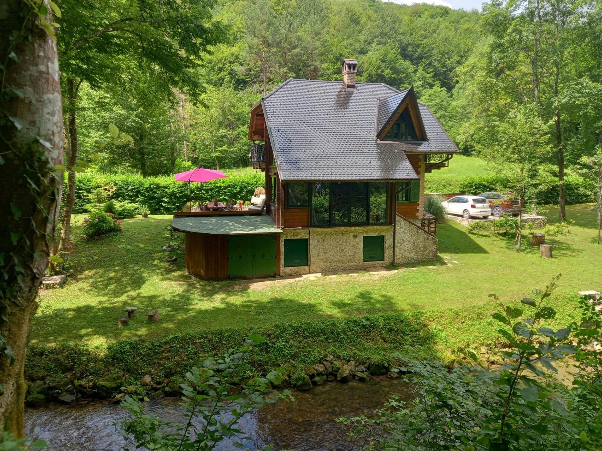 Villa Kuca Za Odmor Uz Rijeku Slapnica, U Parku Prirode Zumberak, Finska Sauna I Jacuzzi Krasic Exterior foto