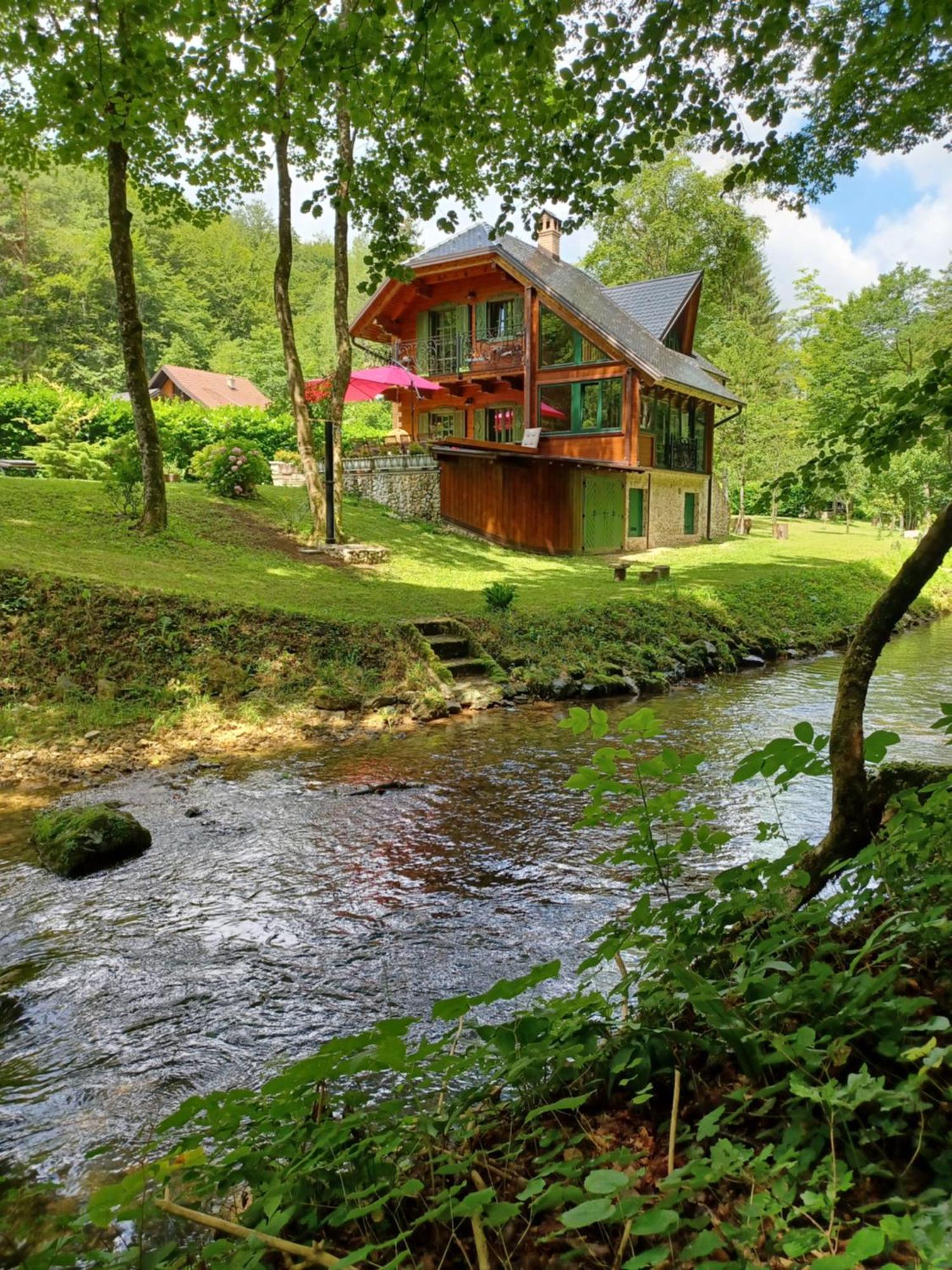 Villa Kuca Za Odmor Uz Rijeku Slapnica, U Parku Prirode Zumberak, Finska Sauna I Jacuzzi Krasic Zimmer foto