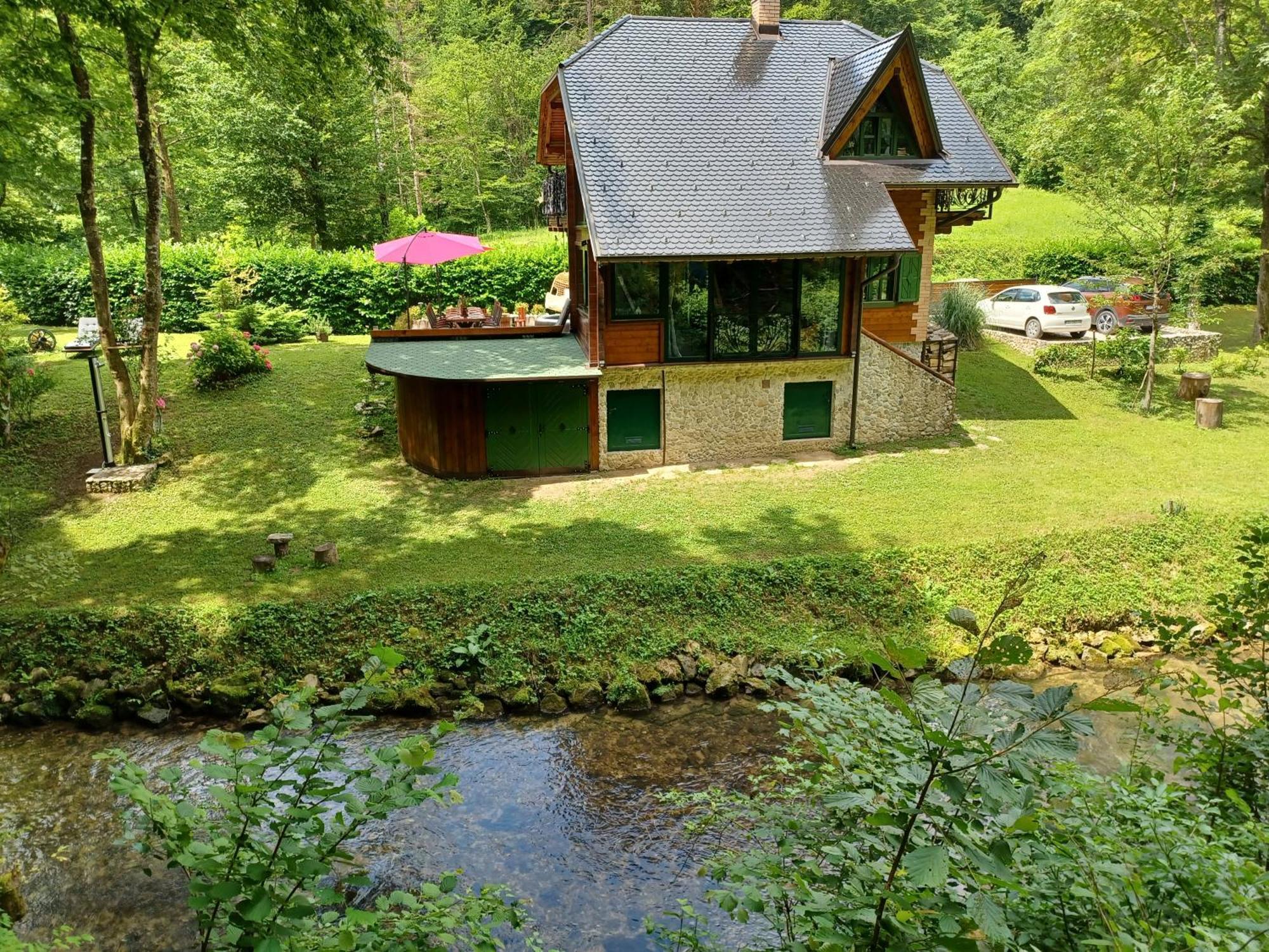 Villa Kuca Za Odmor Uz Rijeku Slapnica, U Parku Prirode Zumberak, Finska Sauna I Jacuzzi Krasic Zimmer foto